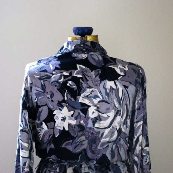 Long Sleeved Grey, White & Blue Floral Dress - Picture 8 of 10